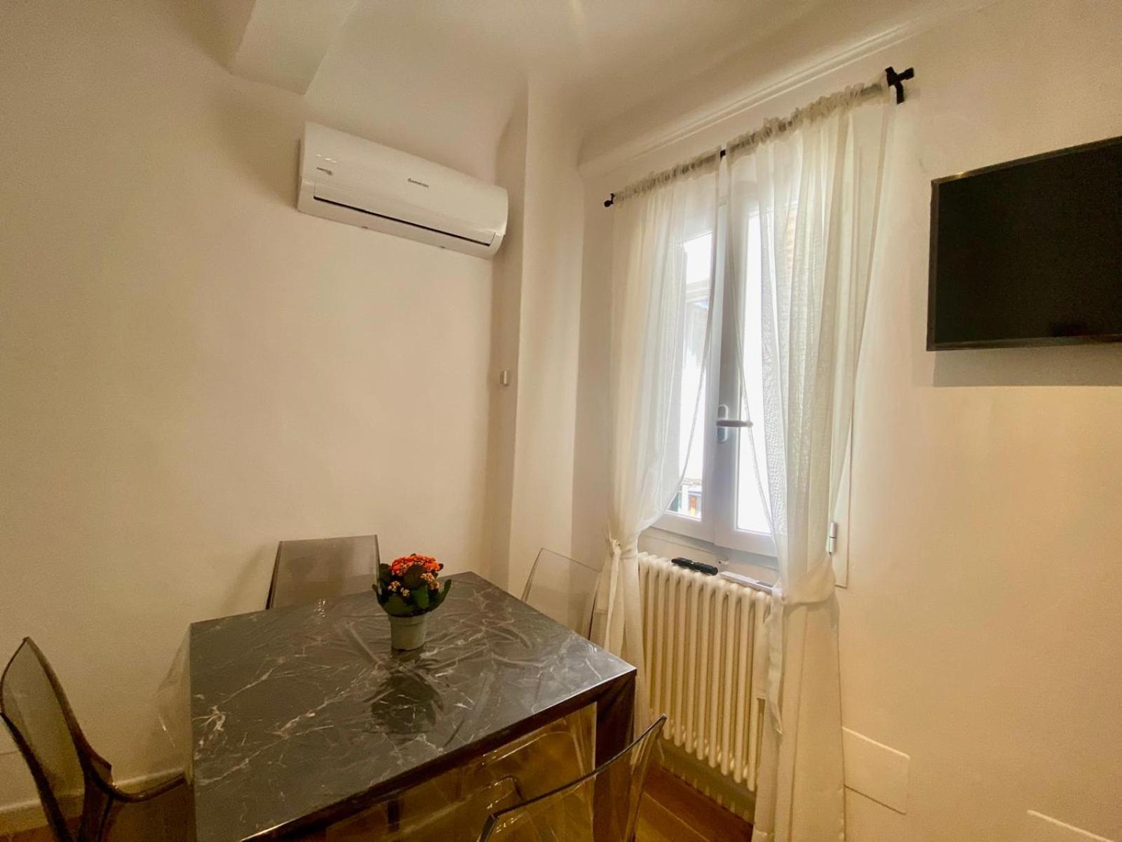 Apartment Flat In Centro Storico La Casa Di Luna *