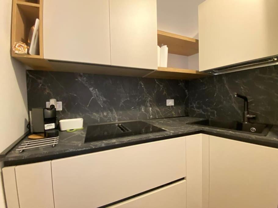 Flat In Centro Storico La Casa Di Luna Apartment